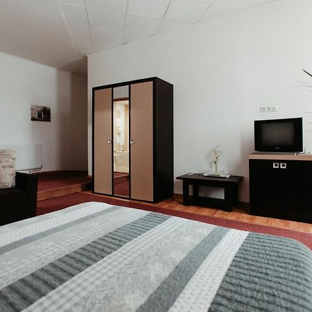 Casa Preturii Hotel Tîrgu Lăpuş Bagian luar foto