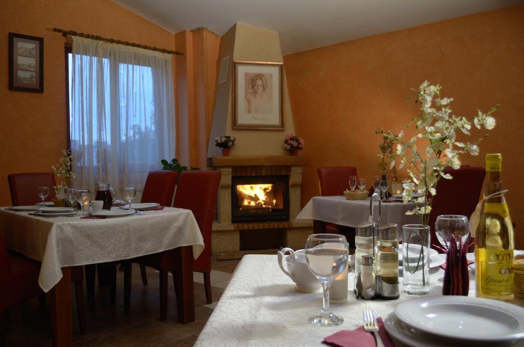Casa Preturii Hotel Tîrgu Lăpuş Bagian luar foto